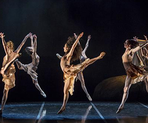 Archivé: Béjart Ballet Lausanne : Mandarin Merveilleux / Piaf / Tombées de la dernière pluie