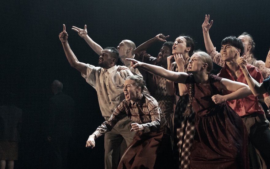 Archivé: Hofesh Shechter Light : Bach Dances -Théâtre de la Ville Hors les murs