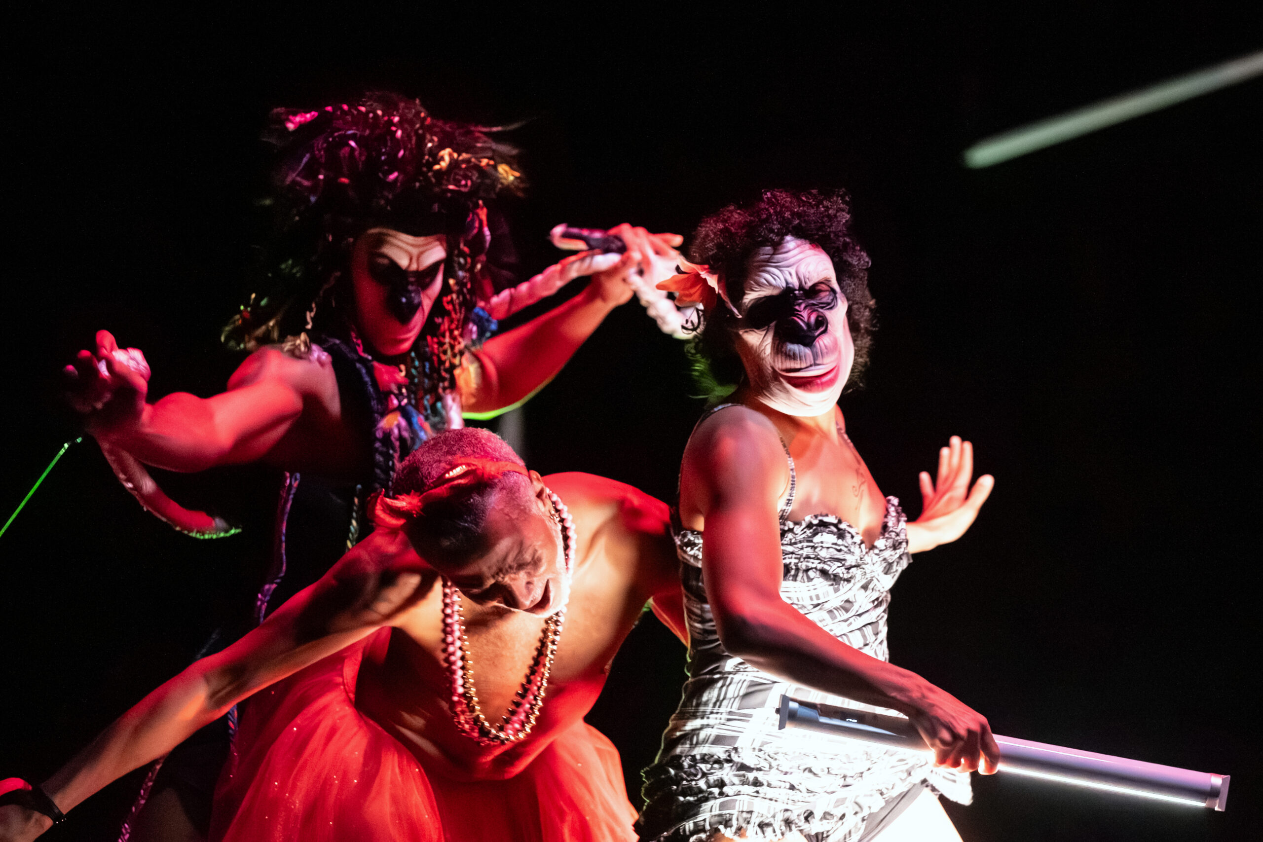 Archivé: Derrière Vaval, Pleurs, cornes et fwèt. – Thomas Lebrun / CCN de Tours