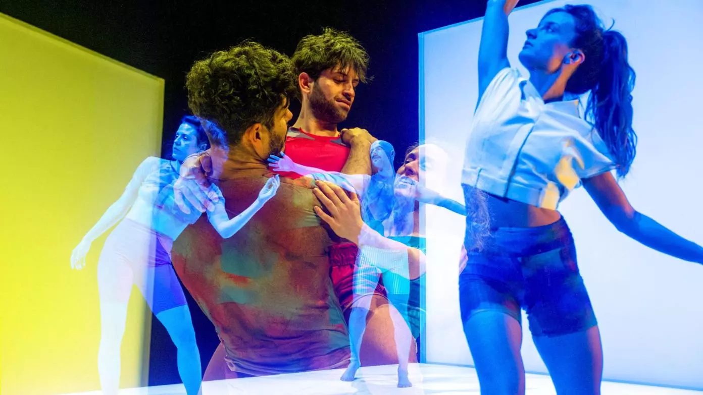 Collectif Ès : About Lambada